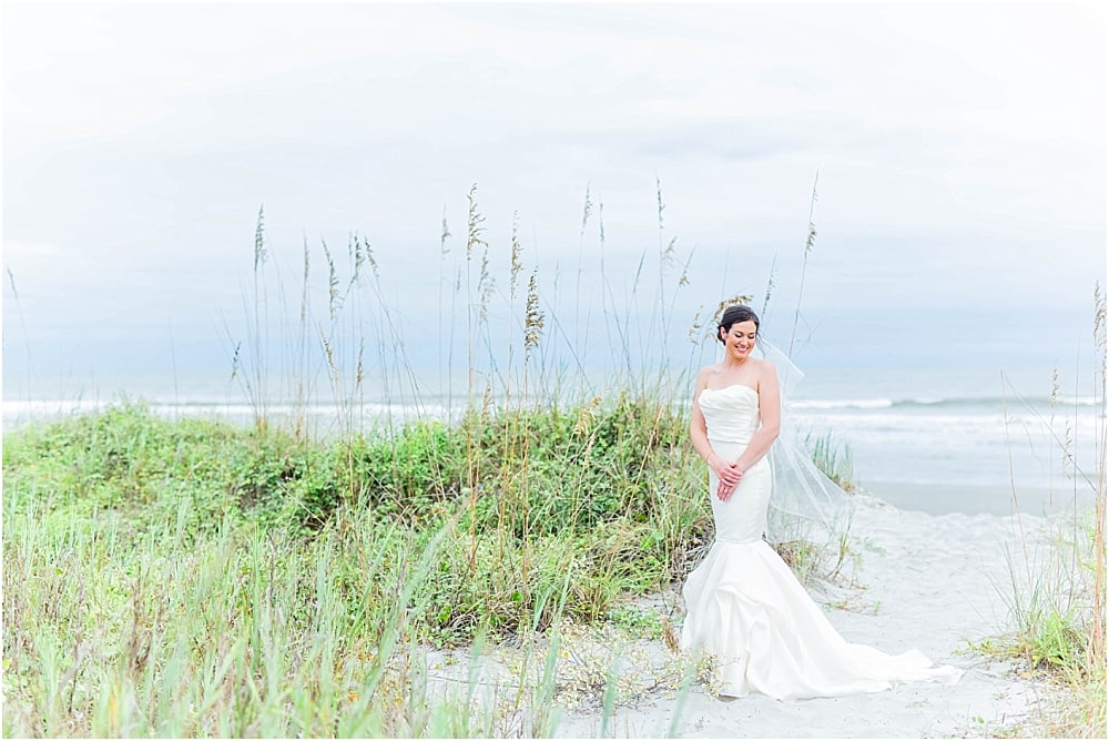 Charleston Wedding | Charleston Elopement | Folly Beach Wedding | Folly Beach Elopement | COVID Wedding | Charleston Wedding Photographer | Laura and Rachel Photography www.lauraandrachel.com