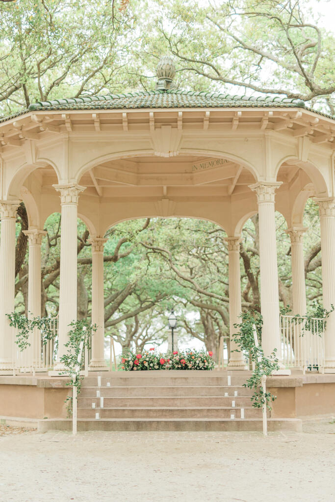 Charleston Proposal photographer, Magnolia Plantation Proposal photographer, Charleston Proposal Planners, Charleston engagement Photographers, Charleston wedding photographers, laura and rachel photography