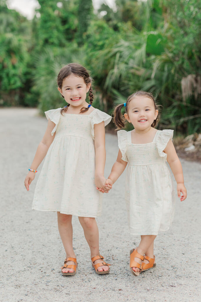 Best Charleston Family Portrait Locations (Local Photographer Guide) Where to Take Family Photos in Charleston, SC Kid-Friendly Family Photo Locations in Charleston Laura and Rachel Photography