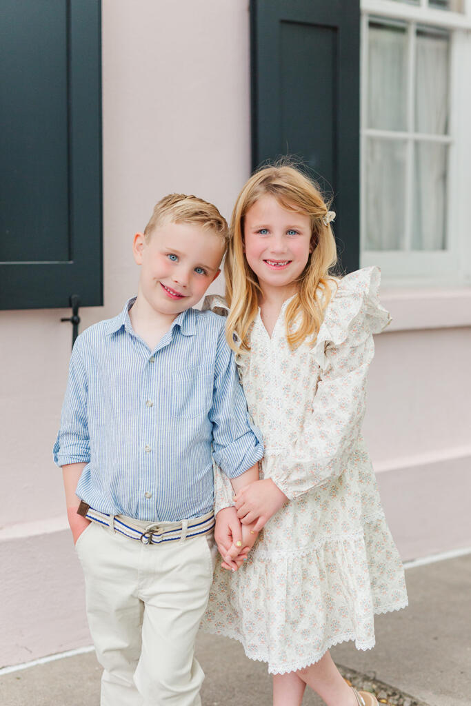 Best Charleston Family Portrait Locations (Local Photographer Guide) Where to Take Family Photos in Charleston, SC Kid-Friendly Family Photo Locations in Charleston Laura and Rachel Photography