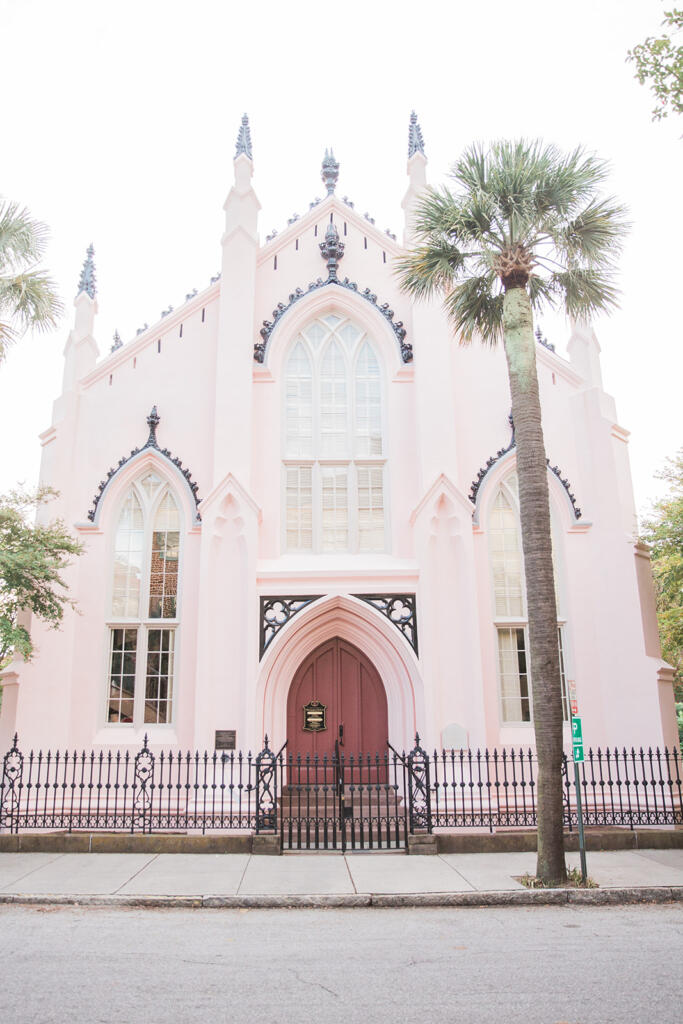 Sunset view over downtown Charleston from a rooftop bar, Romantic candlelit dinner at a Charleston restaurant, Outdoor courtyard dining in downtown Charleston, Champagne toast after a proposal in Charleston SC, Engagement celebration dinner in downtown Charleston, Girls’ weekend brunch in Charleston South Carolina, Charleston proposal photographer, Charleston engagement photographer, Charleston wedding photographer, Laura and Rachel Photography,