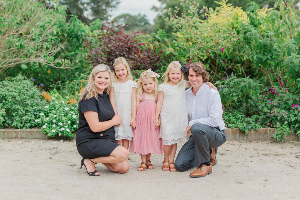 Best Charleston Family Portrait Locations (Local Photographer Guide) Where to Take Family Photos in Charleston, SC Kid-Friendly Family Photo Locations in Charleston Laura and Rachel Photography