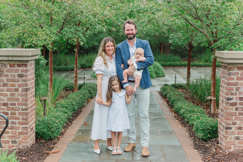 Best Charleston Family Portrait Locations (Local Photographer Guide) Where to Take Family Photos in Charleston, SC Kid-Friendly Family Photo Locations in Charleston Laura and Rachel Photography